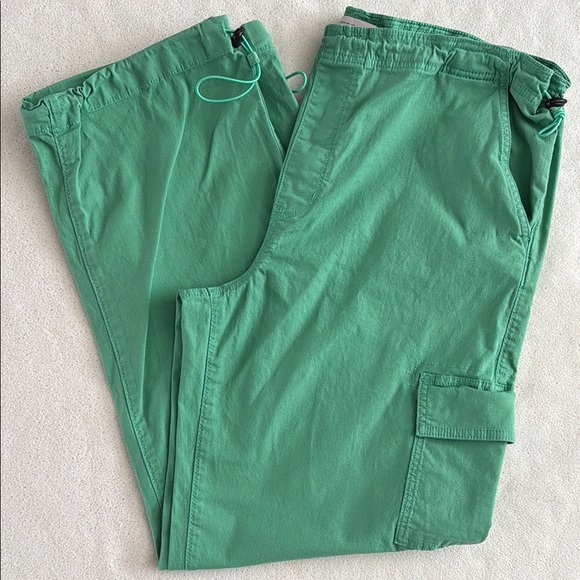 SO Green Cargo Straight Leg w/elastics at waist & ankle, 8 pckts -Lg - Picture 1 of 9